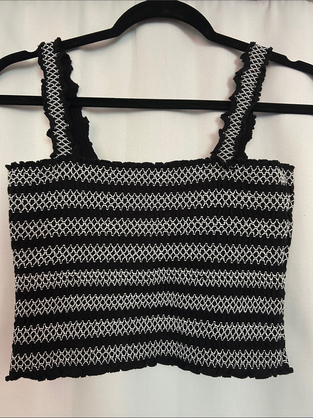 Aeropostale Shirred Smocked Black White Top Crop Medium